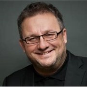 dr Mirosław Oczkoś
